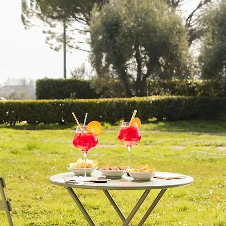 Moniga Aparthotel 3*